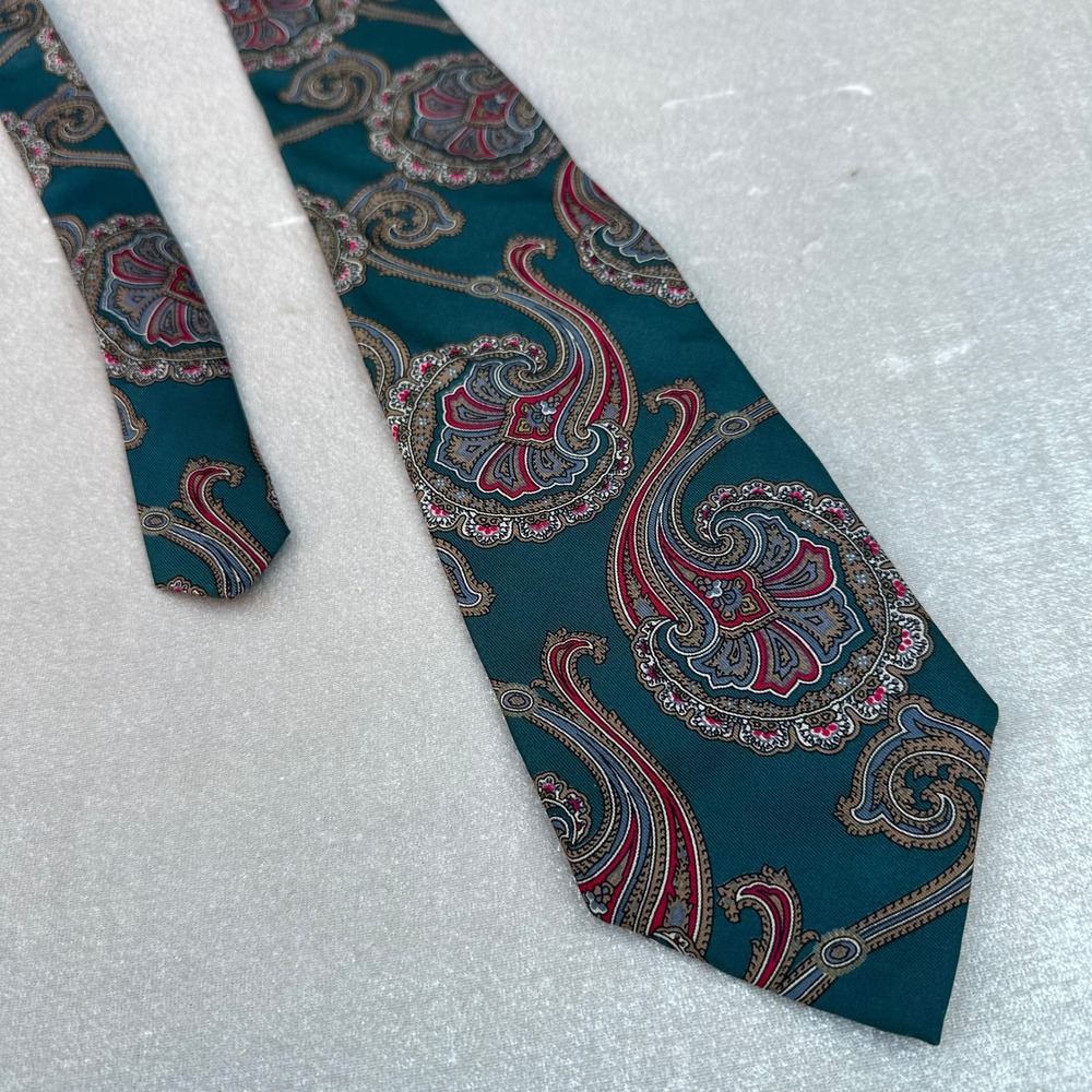 Robert Talbott for D Danns Italian Silk Tie Green Paisley Hand Sewn USA 3.8" 56"
